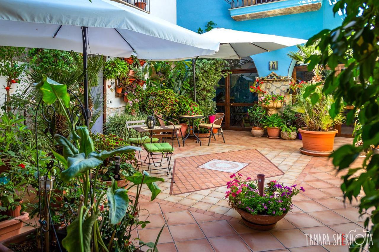 La Finestra Sul Cortile B&B Sciacca Exterior photo