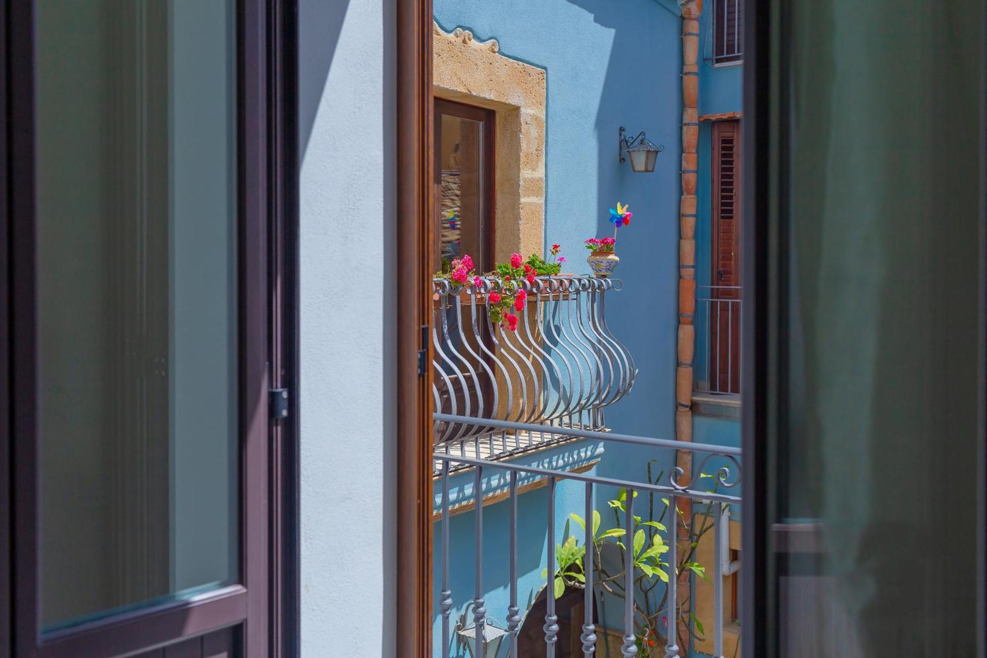 La Finestra Sul Cortile B&B Sciacca Exterior photo