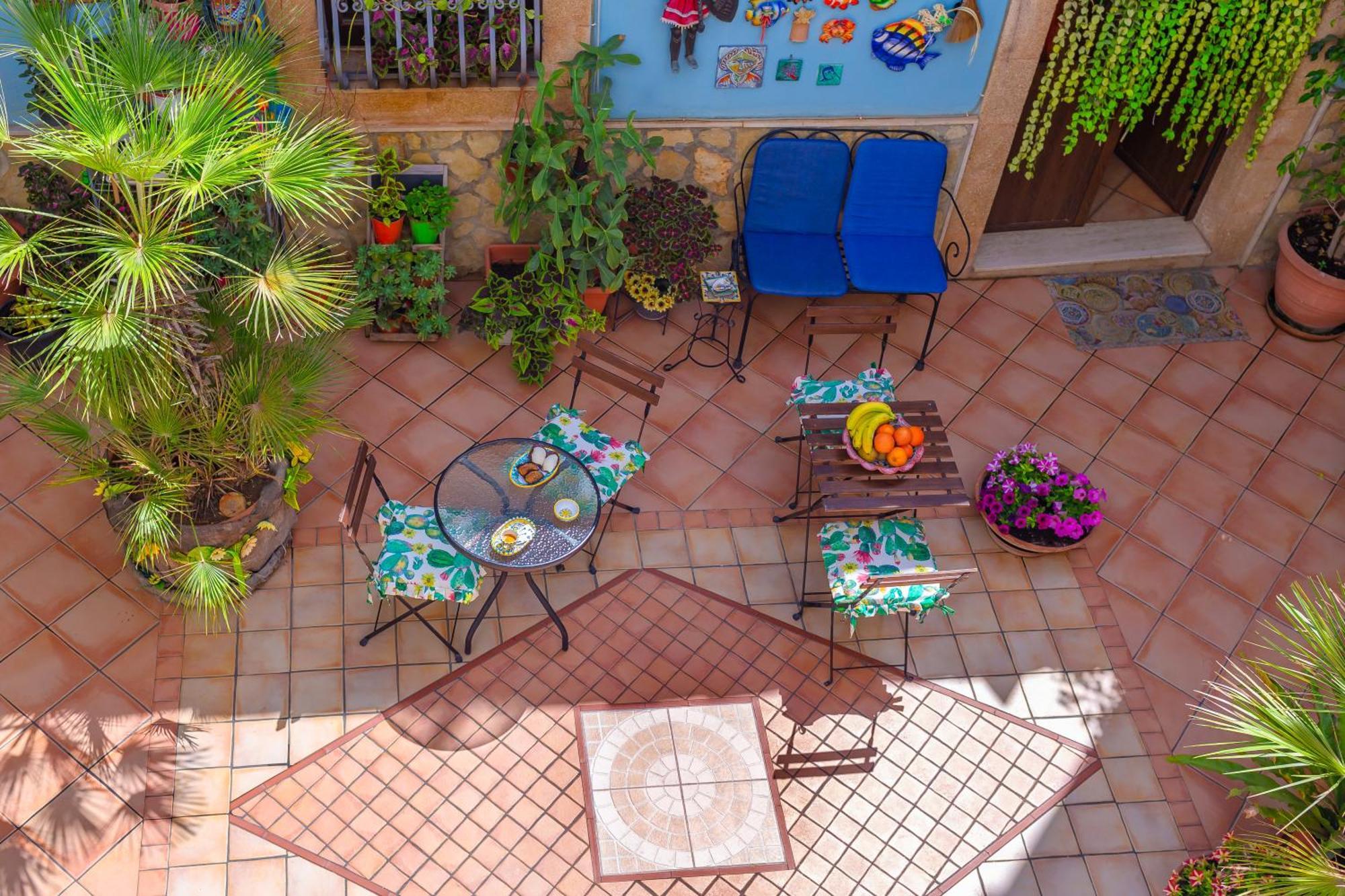 La Finestra Sul Cortile B&B Sciacca Exterior photo