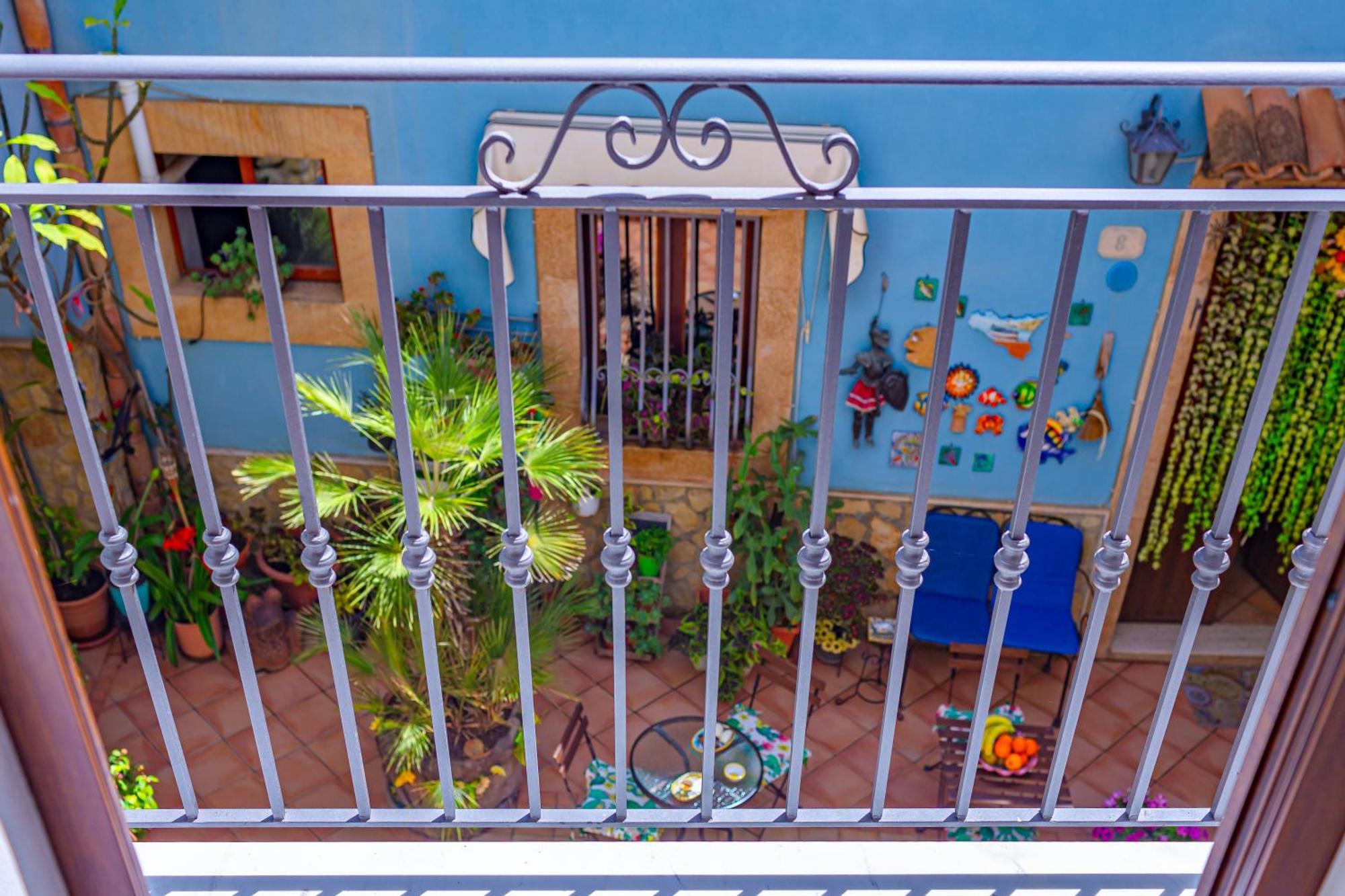 La Finestra Sul Cortile B&B Sciacca Exterior photo
