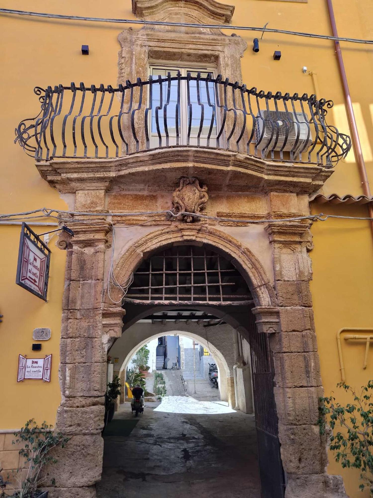 La Finestra Sul Cortile B&B Sciacca Exterior photo
